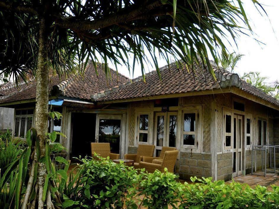 Pondok Pitaya Balian Hotel Selemadeg  Exterior photo